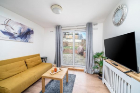 Cozy & comfy Woodgreen station apartment sleeps 6